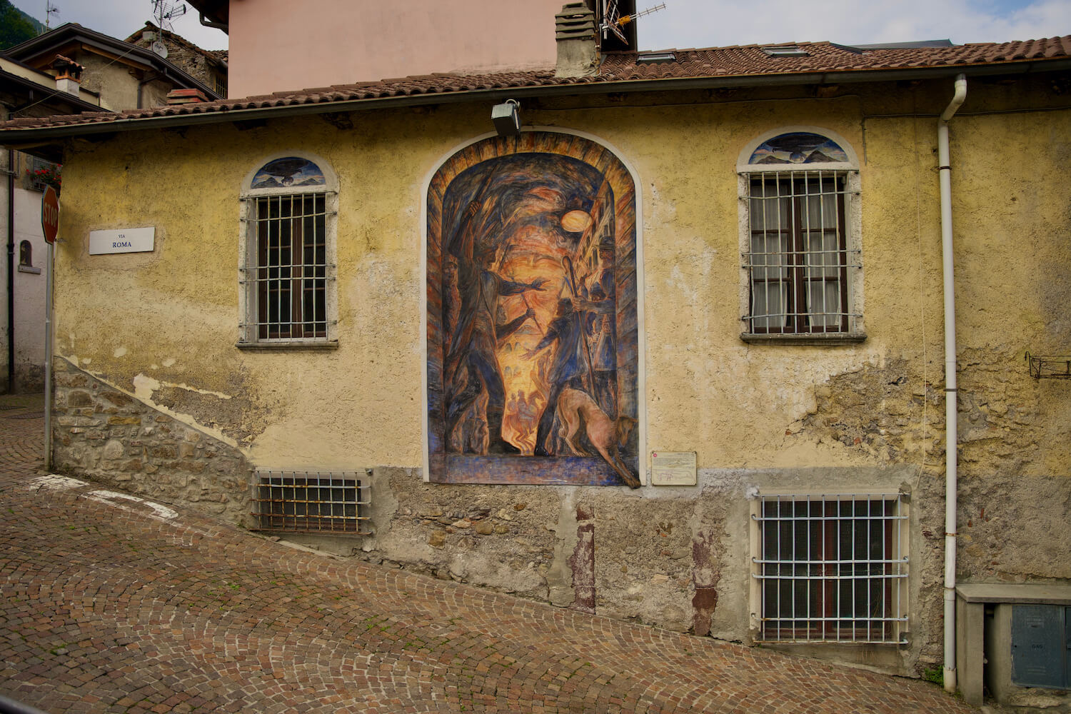Opera del Borgo Affrescato realizzata su una facciata di Parlasco