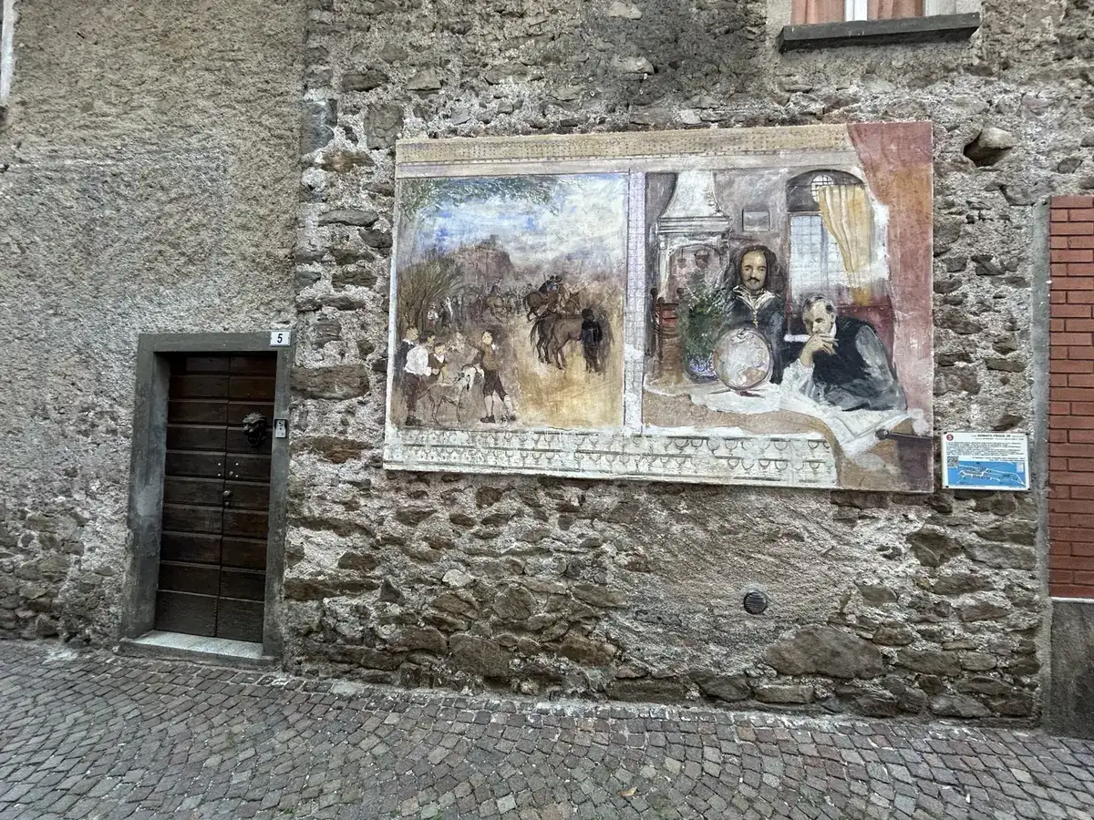 Opera n. 5 «Il Conte della Valsassina» nel Borgo Affrescato di Parlasco