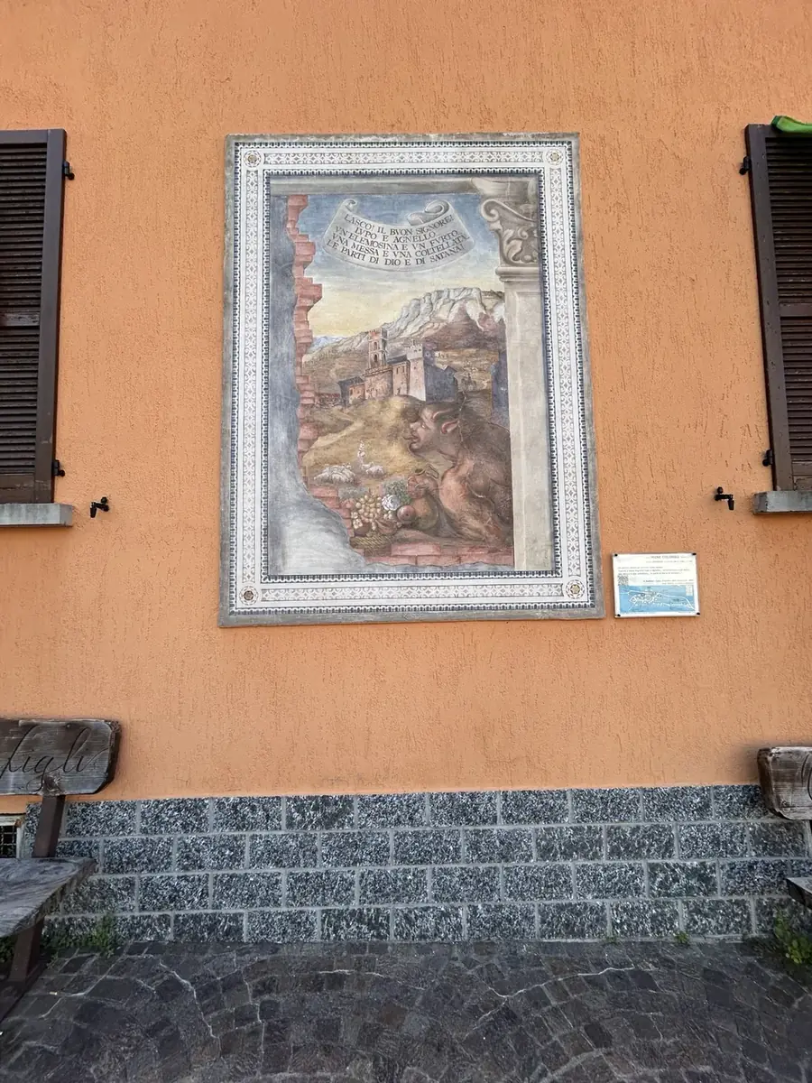 Opera n. 13 «La caccia selvatica» nel Borgo Affrescato di Parlasco