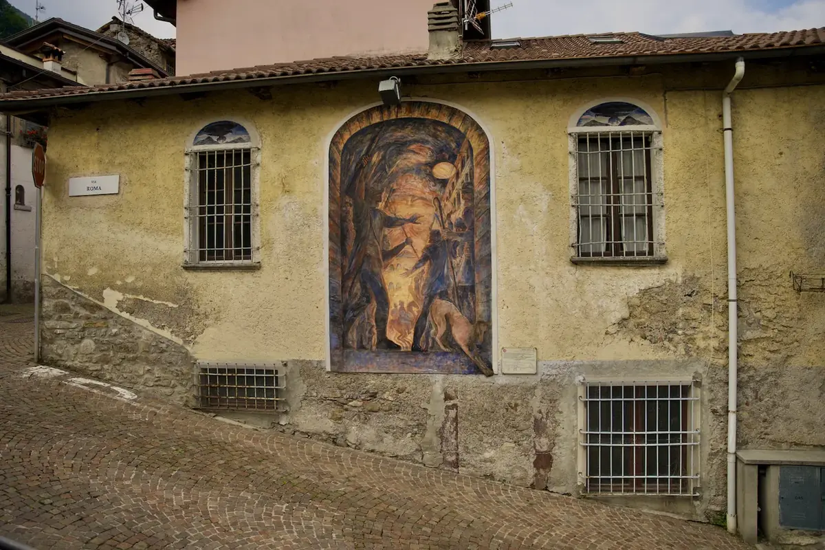 Opera n. 14 «I due amanti» nel Borgo Affrescato di Parlasco